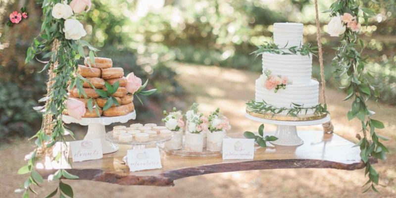 Sweet Table sospeso come un'altalena e wedding cake